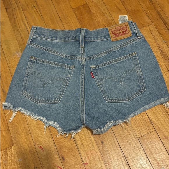 Levi’s - Picture 2 of 2